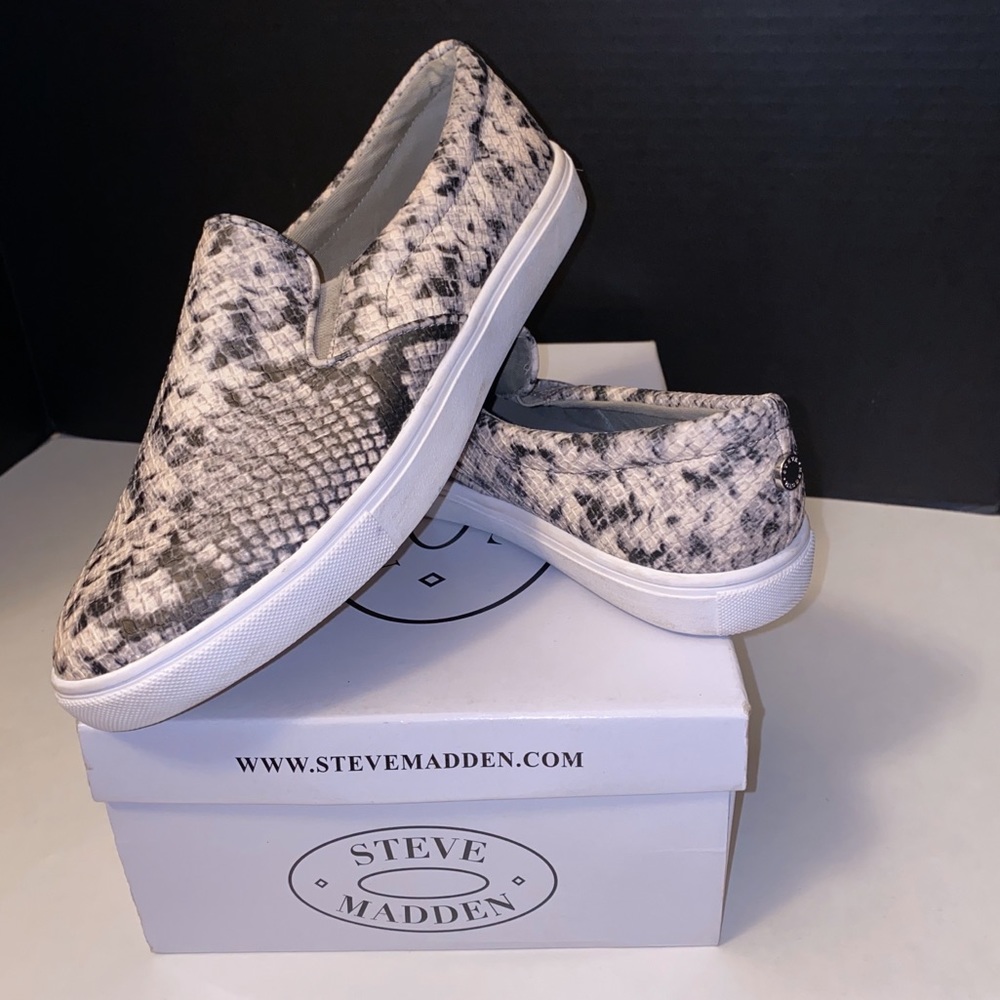 Steve Madden Women's Gills Slip-On Sneakers